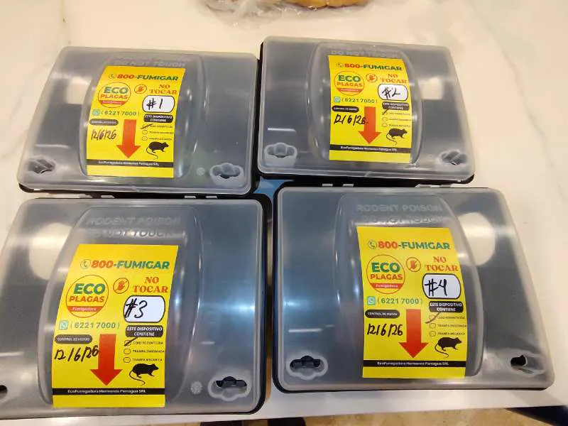 Estaciones cerradas para roedores numeradas y con fecha de instalación