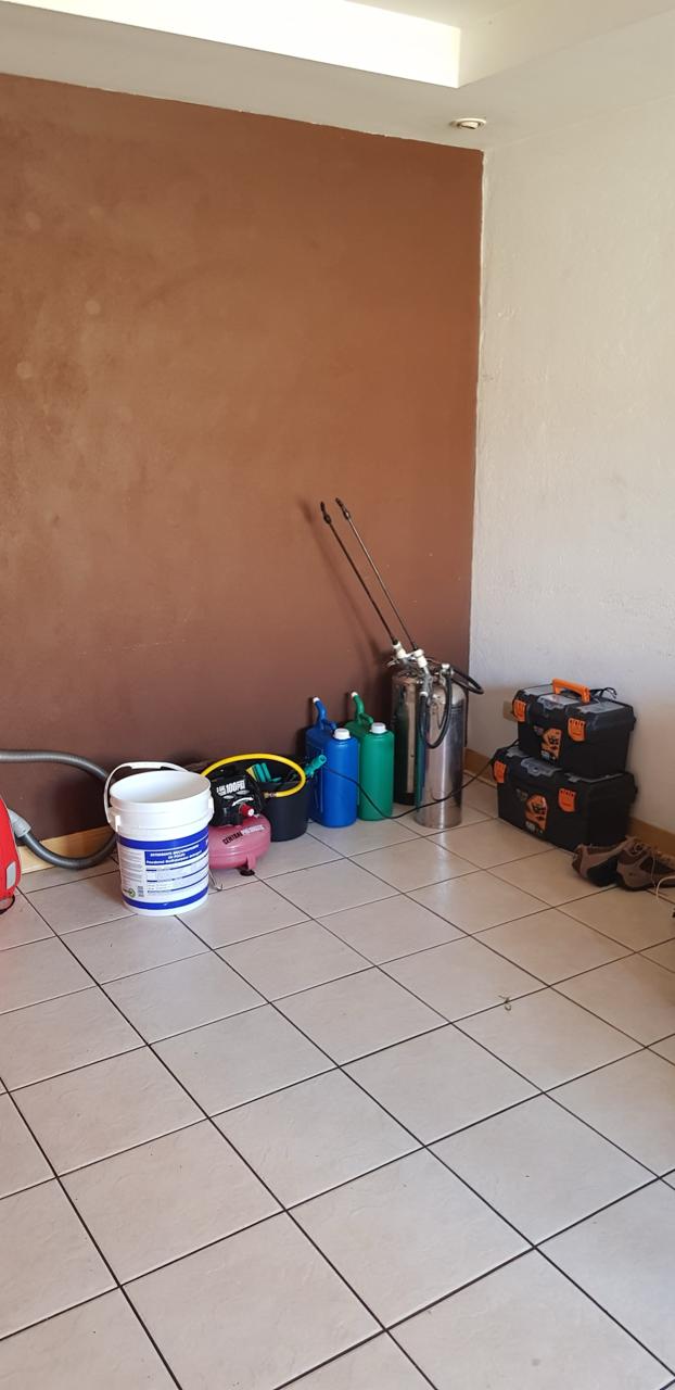 El primer inventario de EcoPlagas en la esquina de una sala